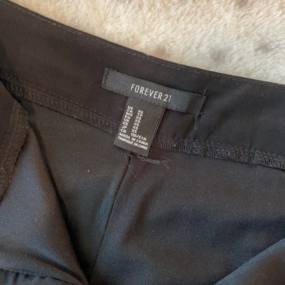 Forever 21 lace trim shorts - Picture 3 of 4